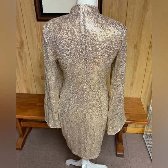 NWT New York & Company Gold Sequin Long Sleeve Dress Size M - Picture 4 of 11